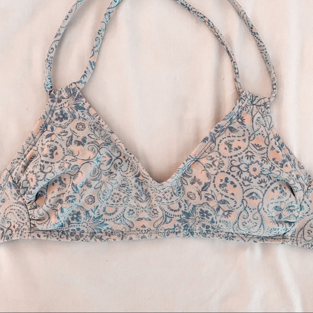 XHILARATION Light Blue and Pink Floral Bikini Top